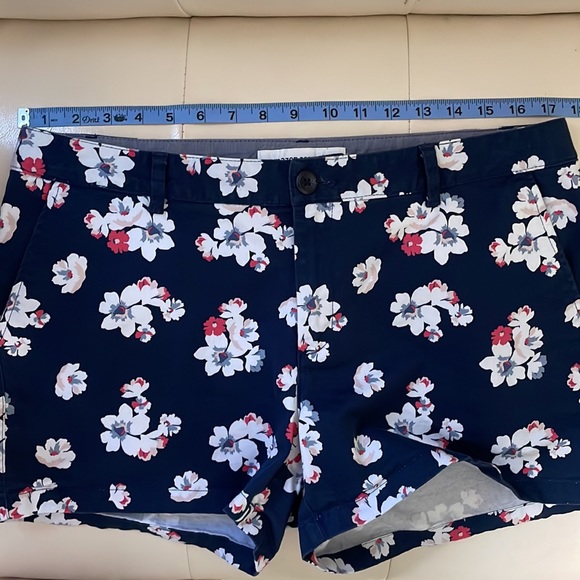 AMAZON ESSENTIALS Floral Chino Shorts | Navy & White | Size 12 - Picture 10 of 10